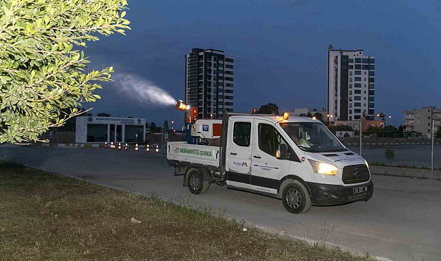 Mersin'de haşere ve larva gündüz, uçkun ilaçlaması ise gece yapılıyor