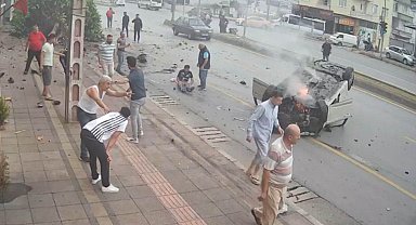 Mersin'de ortalığı savaş alanına çeviren kaza kamerada
