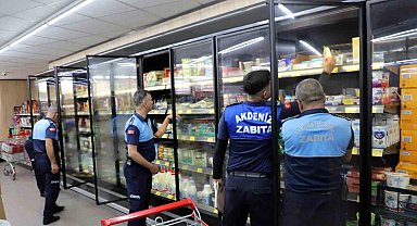 Mersin'de zincir marketler denetlendi