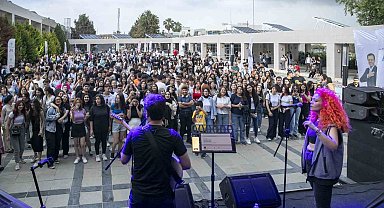 Mersinli gençler sınav stresini konserle attı