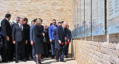 MHP lideri Devlet Bahçeli, Ülkücü Şehitler Anıtı'nı ziyaret etti