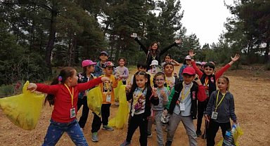 Minik öğrenciler doğada tasarruf için çalışarak herkese örnek oldular
