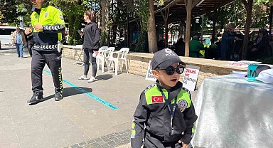 Minik polis İlteriş Alp etkinliğin ilgi odağı oldu