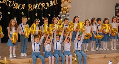 Minikler okuma yazma öğrenmenin mutluluğunu yaşadı