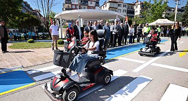 Minikler trafik kurallarını eğlenerek öğreniyor