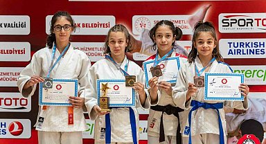 Minikler Türkiye Judo Şampiyonası'nda Ümraniye rüzgarı esti