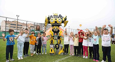 Miniklerin renkli spor şenliği