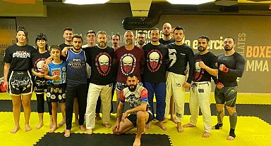 MMA'ın 'Ronaldo'su' Eskişehir'de genç sporculara eğitim verdi