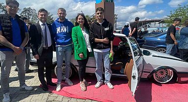 Modifiye tutkunları Ortaköy'de buluştu