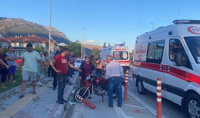 Motosiklet ile otomobil çarpıştı: 2 yaralı