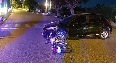 Motosiklet otomobile çarptı: 1 yaralı