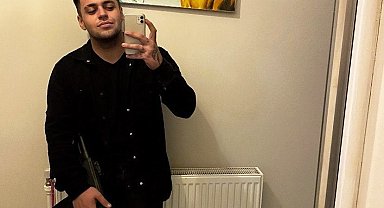 Motosikletle bariyerlere çarpan 2 arkadaş hayatını kaybetti