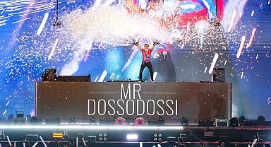 Mr. Dosso Dossi Dj setinin başına geçti, yüzbinleri eğlendirdi