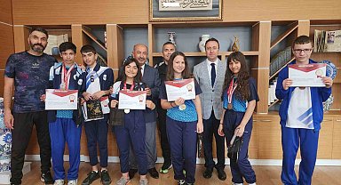 Müdür Başyiğit, Okul Sporlarında derece elde eden özel eğitim öğrencilerini kabul etti
