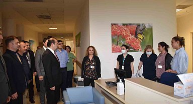 Müdür Şenkul, Kuşadası'nın sağlık hizmetlerini yerinde inceledi