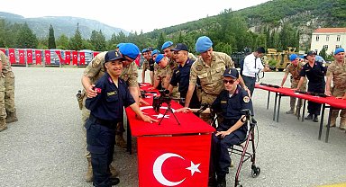 Muğla'da 25 Engelli birey bir günlüğüne asker oldu