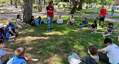 Muğla'da çocuklar doğada kitap okuyarak farkındalık oluşturdu