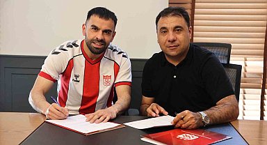 Murat Paluli 2 yıl daha Sivasspor'da