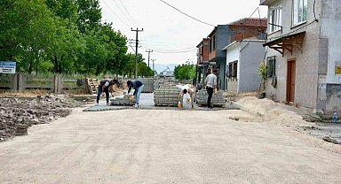 Mustafakemalpaşa'da hayat konforunu bozan yollar tamamlanıyor