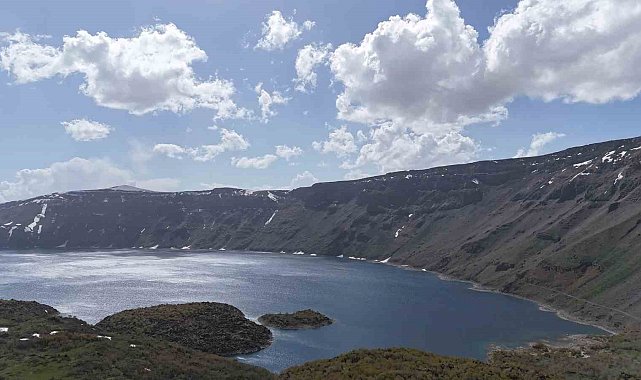 Nemrut Krater Gölü'nde turizm sezonu açıldı