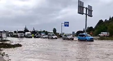 Nevşehir'de sağanak ulaşımda aksamalara neden oldu