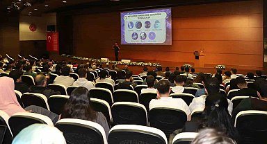 NEVÜ'de "Metaverse ve Yapay Zeka" Konulu Konferans Düzenlendi