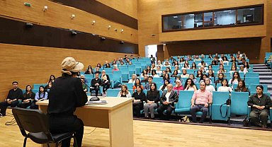 Niğde'de 'Eğitim, Kültür ve Sanat Söyleşileri' yapıldı