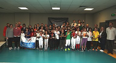 Nilüfer spor şenliklerinde kupa ve madalya heyecanı sürüyor