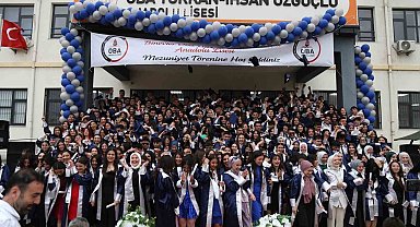 Oba Türkan-İhsan Özgüçlü Anadolu Lisesi ilk mezunlarını verdi