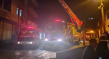 Ocakta unutulan yemek yangına sebep oldu
