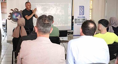 Ödüllü fotoğrafçı denetimli serbestlikte söyleşiye katıldı