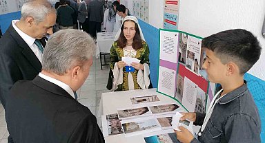 Öğrenciler bilimsel çalışmalarını sergiledi