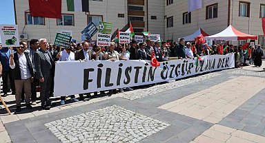 Öğrenciler İsrail'i protesto etti