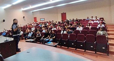 Oğuzeli MYO öğrencilerine uyuşturucu madde bağımlılığı ile mücadele konferansı