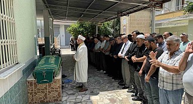 Okul müdürünün darp ettiği yaşlı adam gözyaşları arasında son yolculuğuna uğurlandı