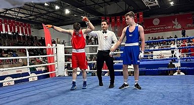 Okul Sporları boks şampiyonasında Türkiye 1. ve 3'cüsü Kütahya Atatürk Anadolu Lisesinden
