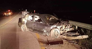 Önce ağaçlara, sonra bariyerlere çarptı: 1 yaralı