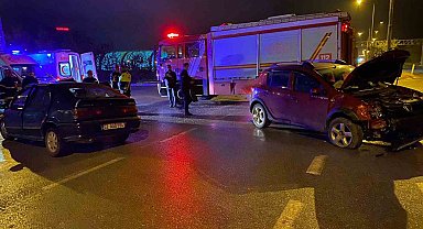Ordu'da 2 otomobilin çarpıştığı kazada 1'i ağır 5 kişi yaralandı