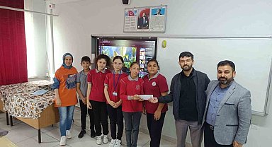 Ortaokul öğrencilerinden el emeği ürünlerinden bağış