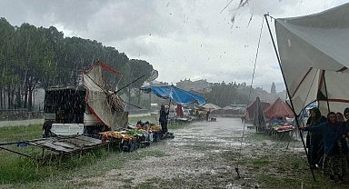 Osmancık'ta sağanak yağış, fırtına ve dolu yağıyı etkili oldu