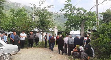 Osmaniye'de facia bir ev ve çevresinde silahla vurulmuş 3 ceset bulundu