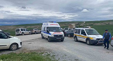Otomobil içerisinde silahla vurulmuş halde ölü bulundu
