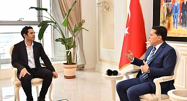 Oyuncu Mert Fırat Esenyurt Belediye Başkanı Özer'i makamında ziyaret etti