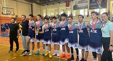 Özel Başak Koleji basketbolda Aydın ikincisi oldu