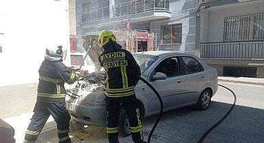 Park halindeki otomobilde yangın çıktı