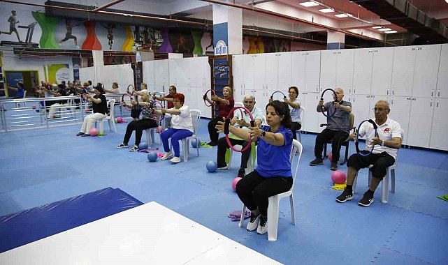 Parkinson hastaları, egzersizlerini ASFİM'de yapıyor