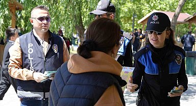 Polisler, Hıdırellez kutlamalarında broşür dağıttı