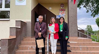 Polonya Eğitim Bakanı'na Salihli'nin yöresel ürünleri takdim edildi