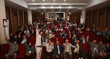 Prof. Dr. Süleyman Taş'tan, 100 cerrahın canlı izlediği estetik ameliyat