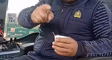 "Aferin" dediği hırsıza eşyaları getirmesi için para teklif etti